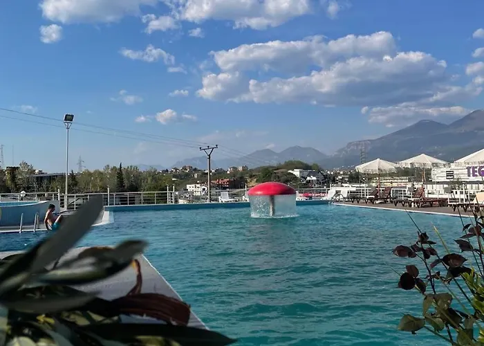 Misk & 5* Tirana