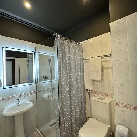 Hotel Misk & Tirana