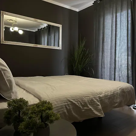 Hotel Misk & Tirana