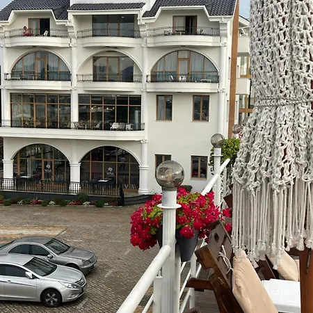 Hotel Misk & Tirana
