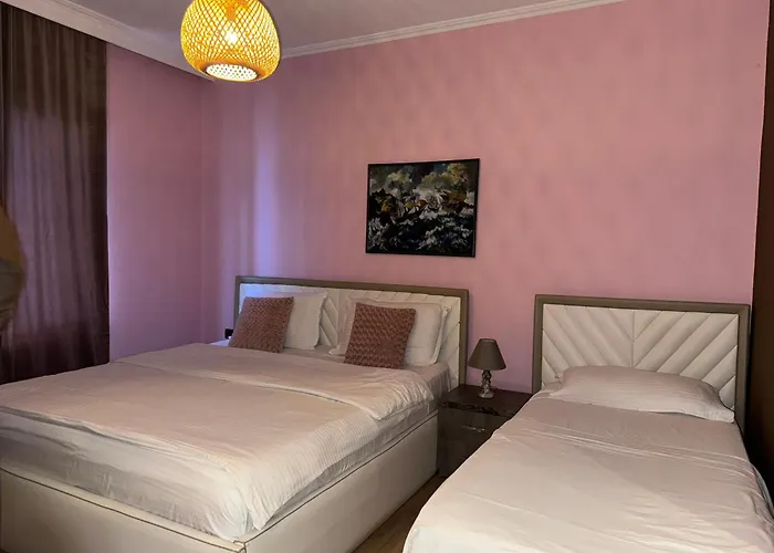 Hotel Misk & Tirana