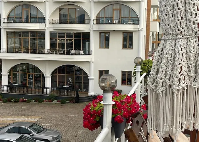 Hotel Misk & Tirana